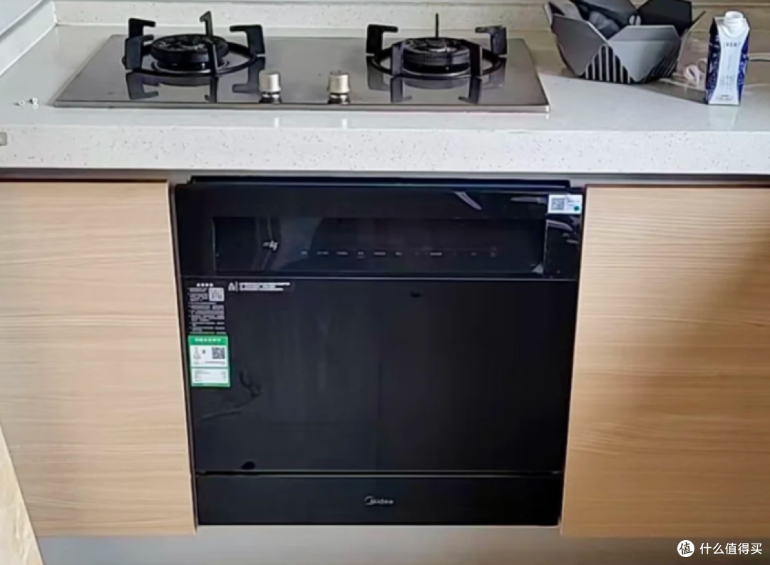 分析美的V9 PRO与慧曼B2 PRO-65的参数配置,分别适合什么家庭?