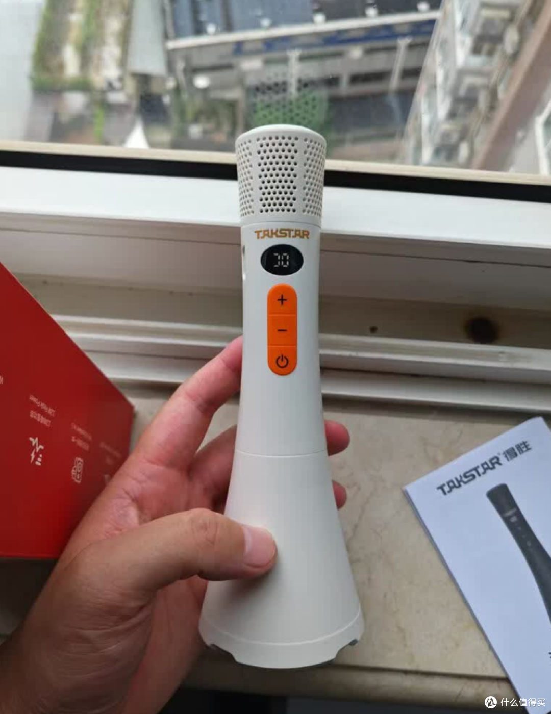 自带音箱的全能麦！得胜DA8一支搞定扩音、演讲、K歌