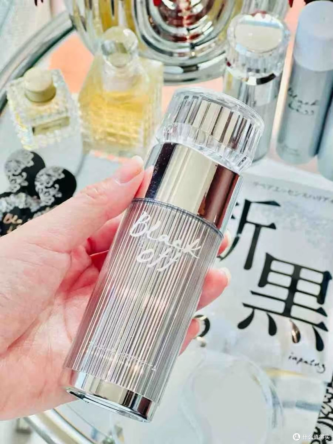 断黑眼膜贴 天使羽翼剪裁包得住颧骨