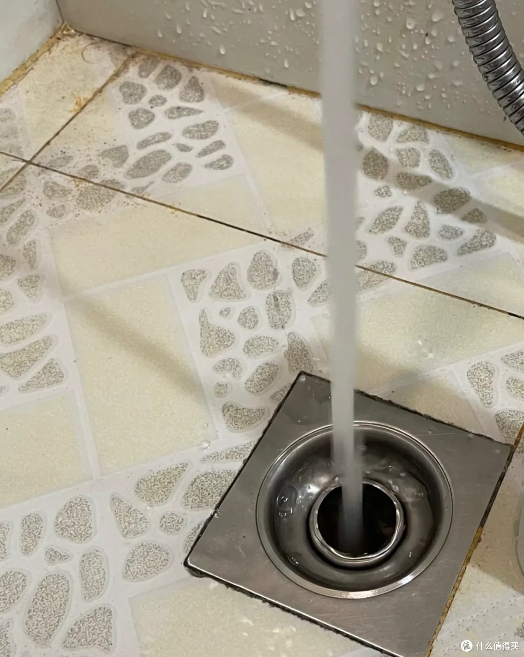 洗完澡积水很多,该怎么解决?一次性说个明白