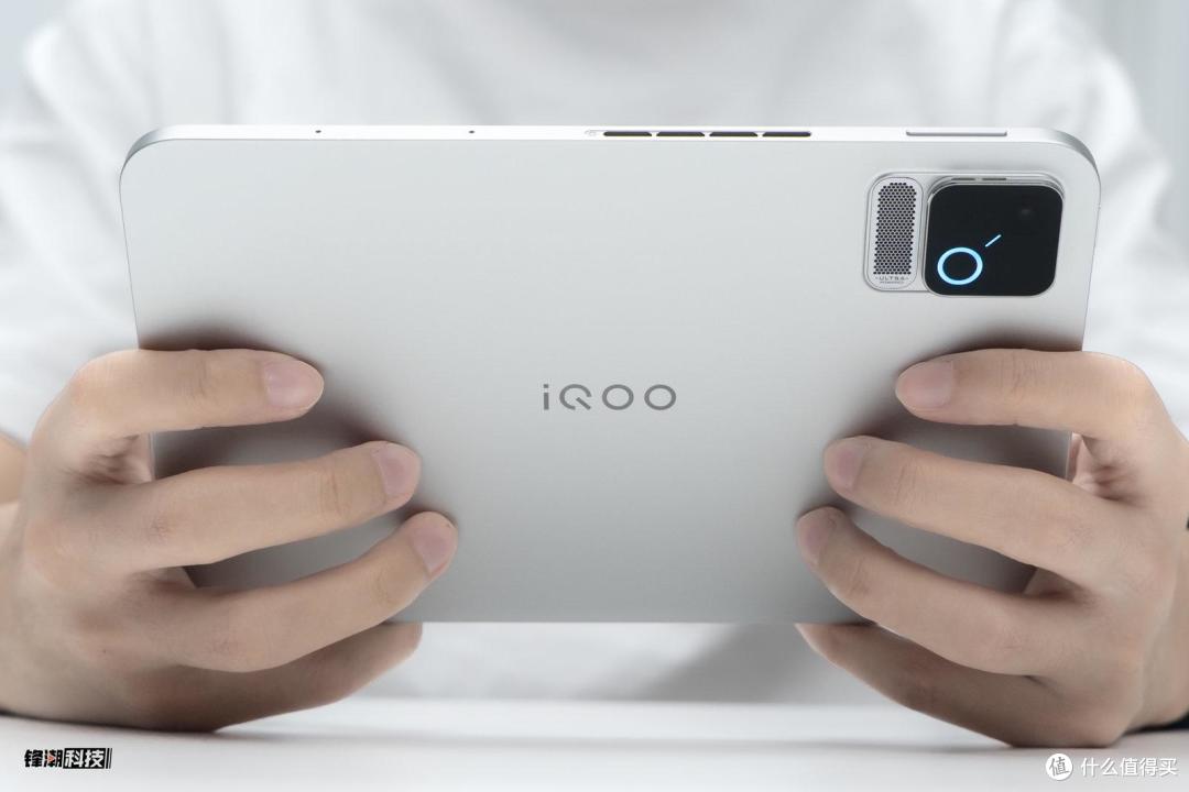 iQOO Pad Ultra:8.8 英寸机身里塞风扇,真解决降频还是噱头?