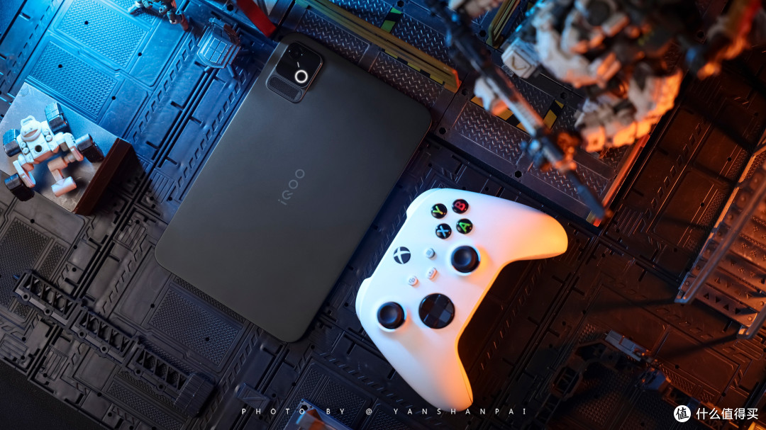 iQOO Pad Ultra:8.8 英寸机身里塞风扇,真解决降频还是噱头?