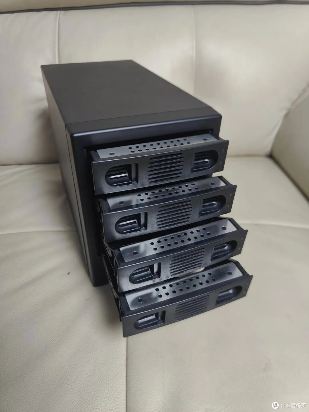不到300元4盘位入门NAS。4+60配置。做入门存储妥妥的