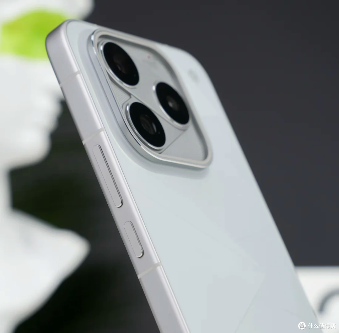 9月旗舰机再添狠活!iQOO 16官宣9.29开售,标准版卷出Pro级配置