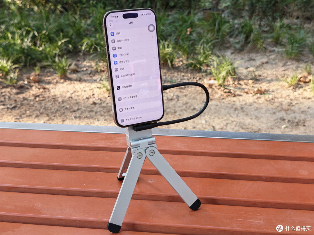 iPhone拍ProRes的神队友来了:三百来块给手机扩容8TB还能充电