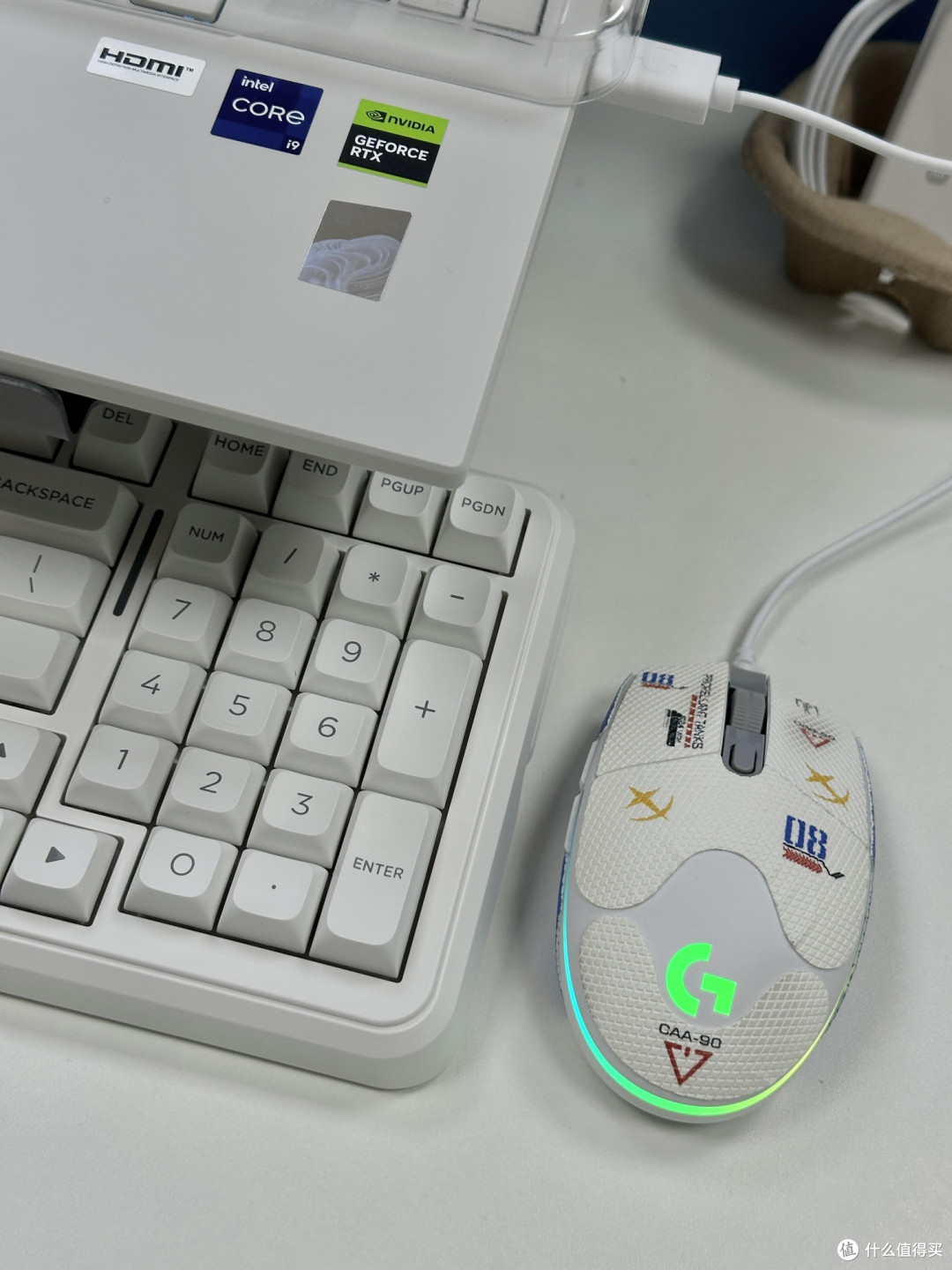 迈从K99V3开箱,纯白款直接长在我的桌搭审美上