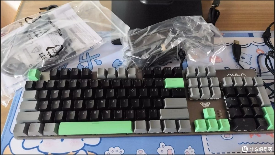 狼蛛F2068 Pro青轴体验:百元级“全家桶”真香警告