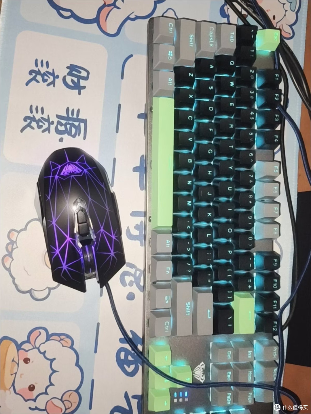 狼蛛F2068 Pro青轴体验:百元级“全家桶”真香警告