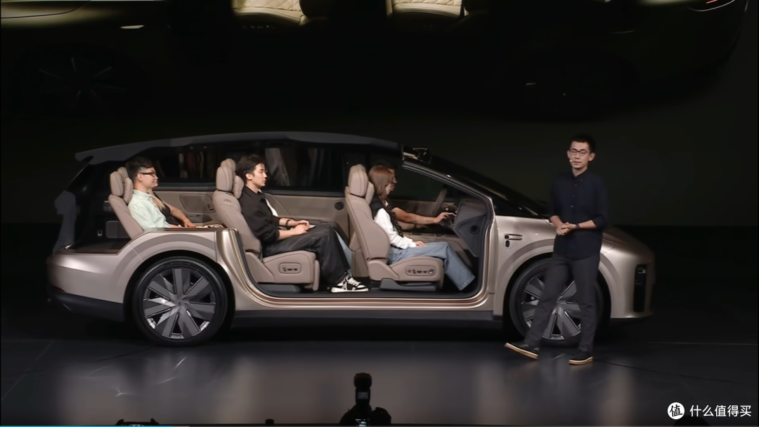 理想9系旗舰发布，纯电门面担当价格炸裂