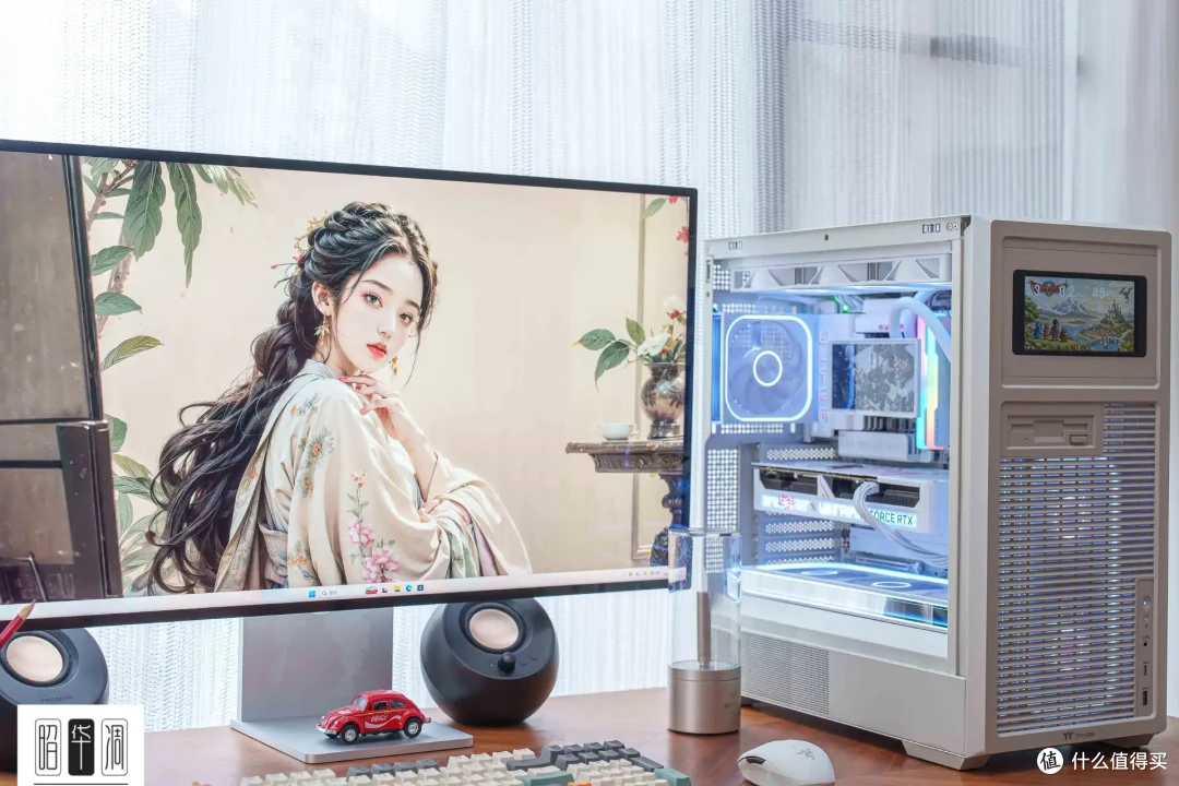 把桌面科技感藏进千禧年记忆!用 Tt Retro 360 TG 打造复古机