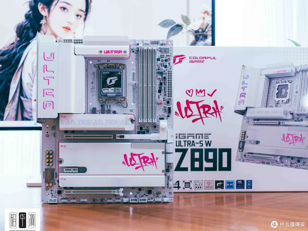 把桌面科技感藏进千禧年记忆!用 Tt Retro 360 TG 打造复古机