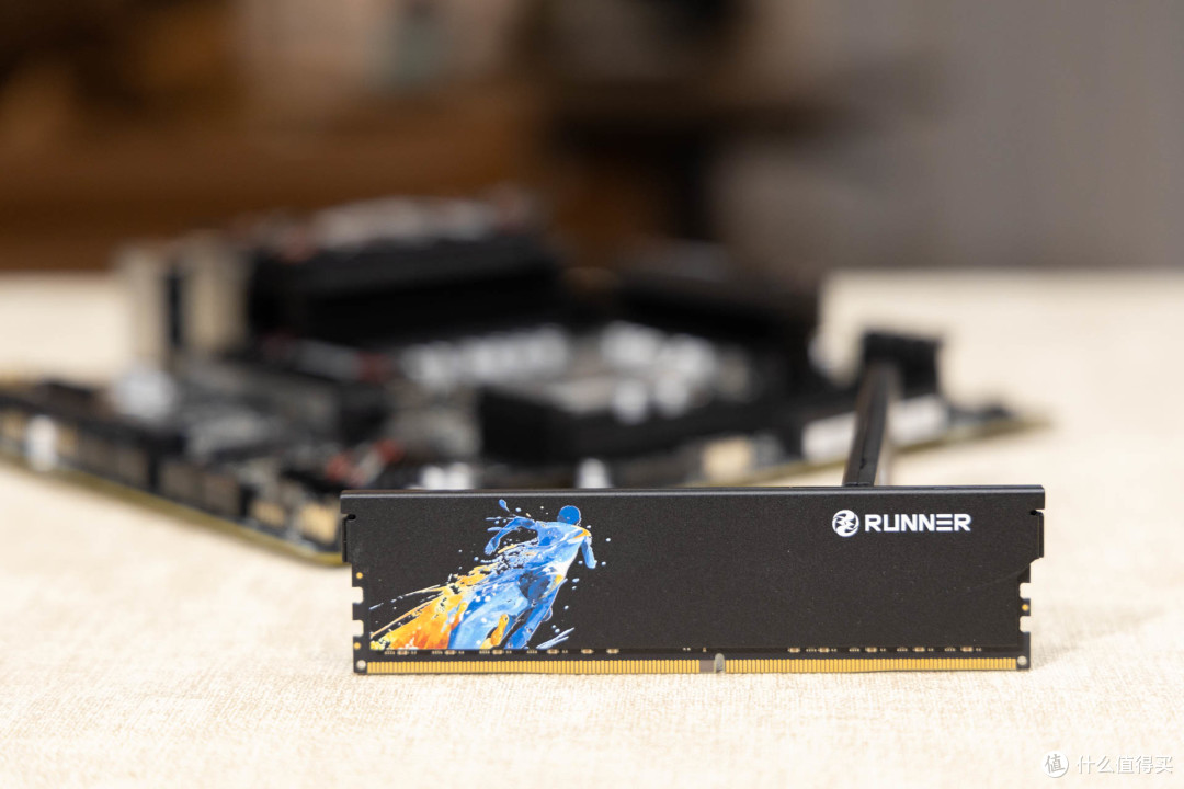 装机分享,奔跑者Runner 32GB(16G×2)瞬影DDR4套装表现如何