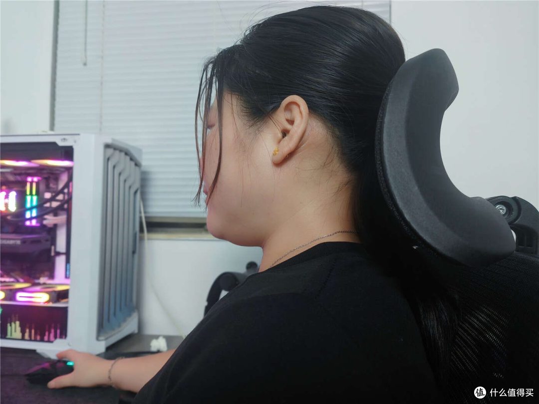 百元级久坐救星!夏草木Fit CC实测,打工人的护腰刚需!