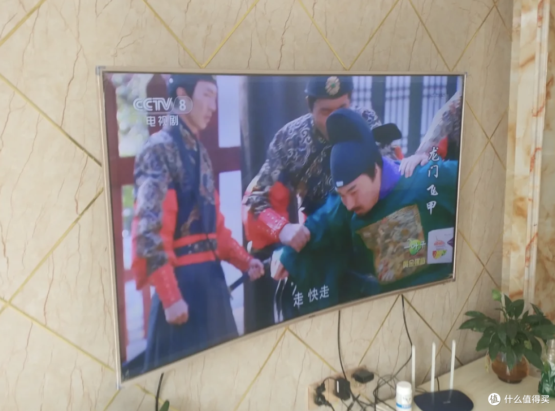 曲面电视和平面电视有什么区别?真正影响体验的是这几个细节!
