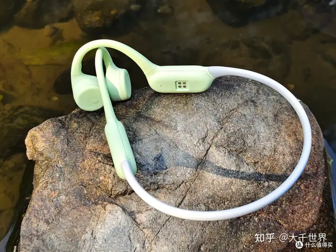 市面上的耳机多种多样,斐速X20骨传导耳机,让你青春有活力!