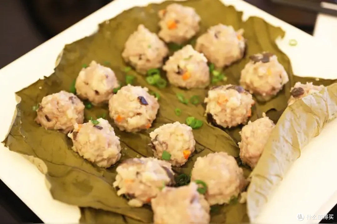 荷叶蒸牛肉丸
