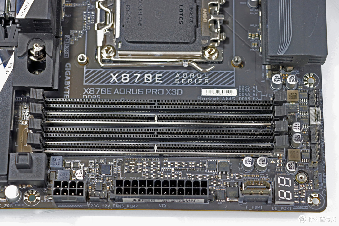 存储涨上天?别怕!用 9800X3D + 技嘉 X870E AORUS PRO X3D