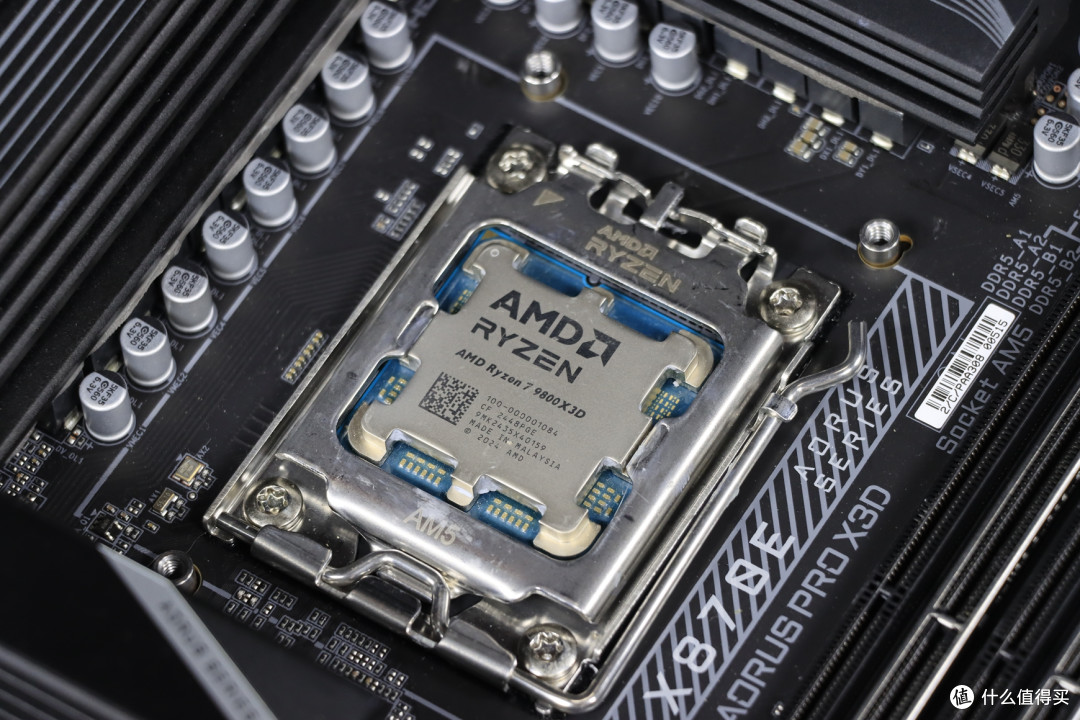 存储涨上天?别怕!用 9800X3D + 技嘉 X870E AORUS PRO X3D