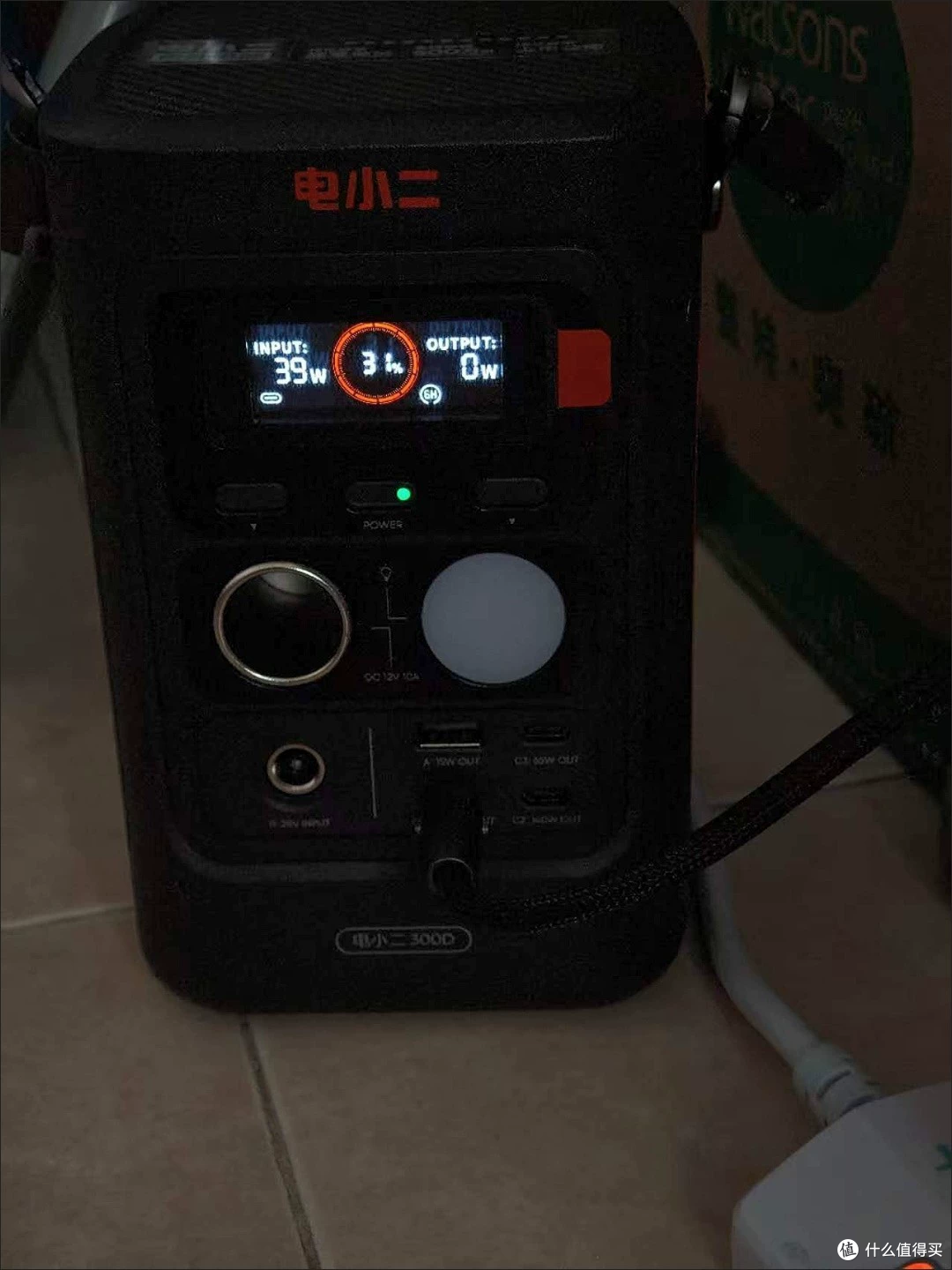 260元买288Wh磷酸铁锂户外电源，先数面板少了什么
