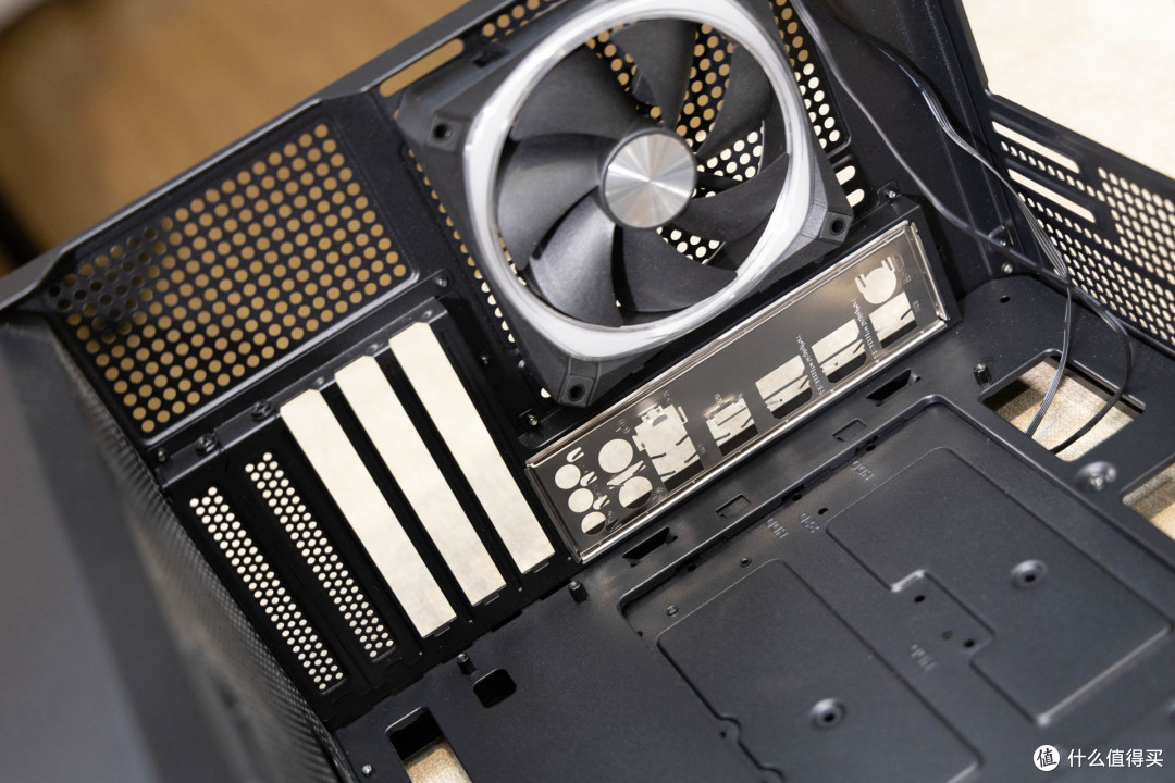 D4 MATX游戏主板再升级,微星B760M GAMING PLUS WIFI DDR4 II