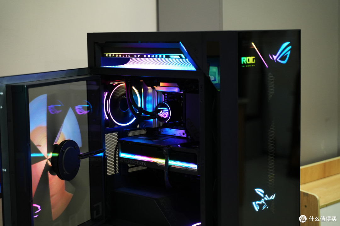 枪神10X上手:没想到9950X3D2+5080只是它的基础,全息投影才是灵魂!