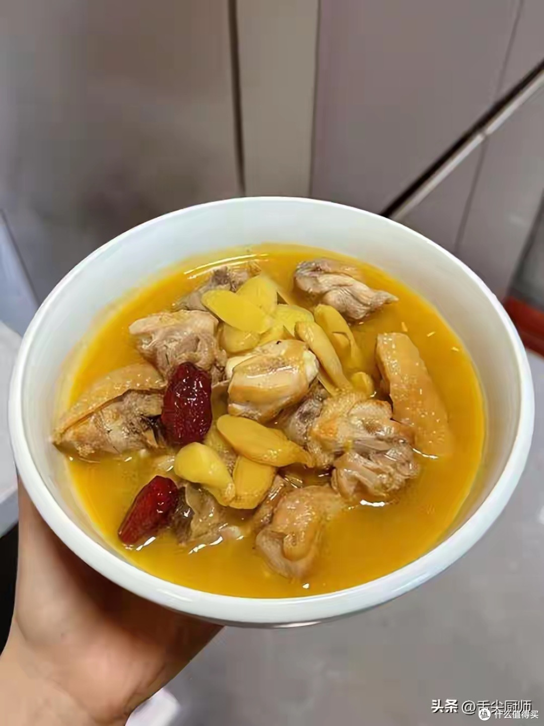 老姜煸炒三黄鸡的温阳做法