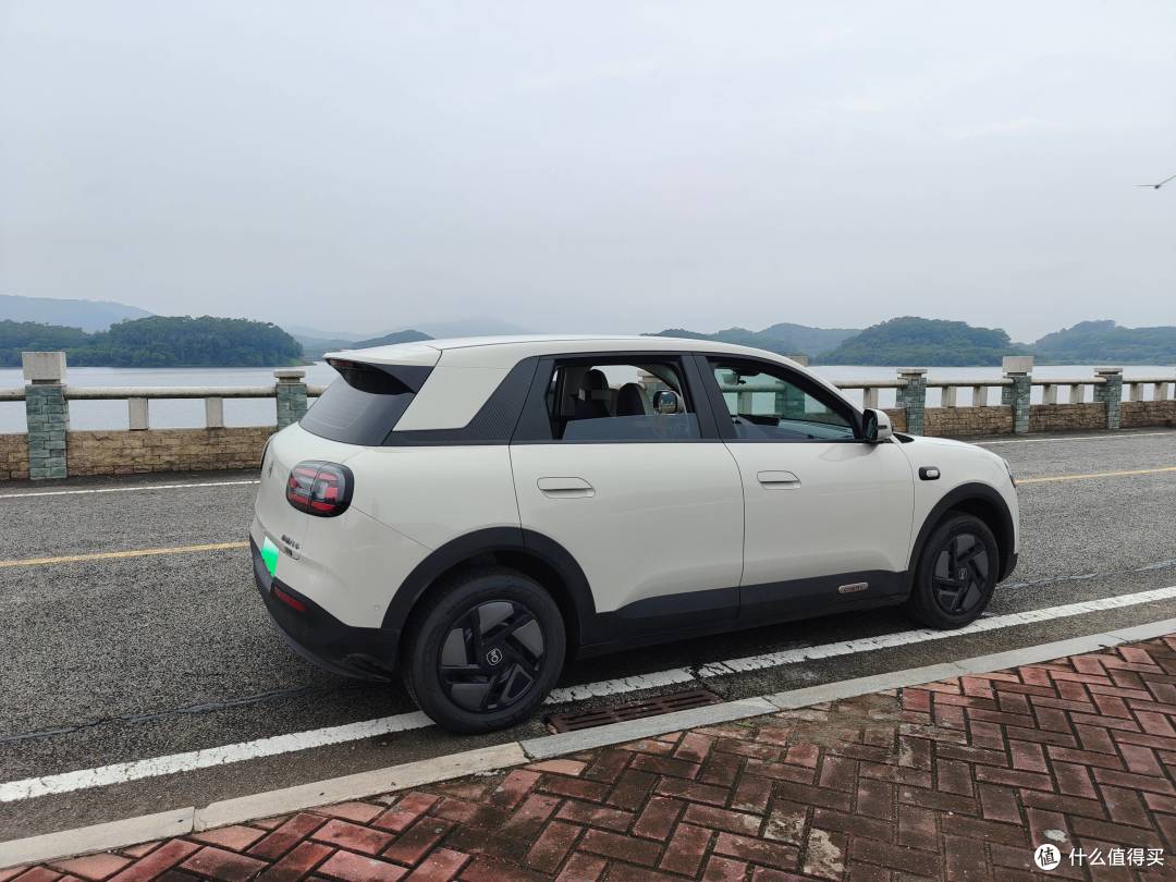 开了2000km的奇瑞QQ3EV:越级空间是真香,但有些槽点不吐不快