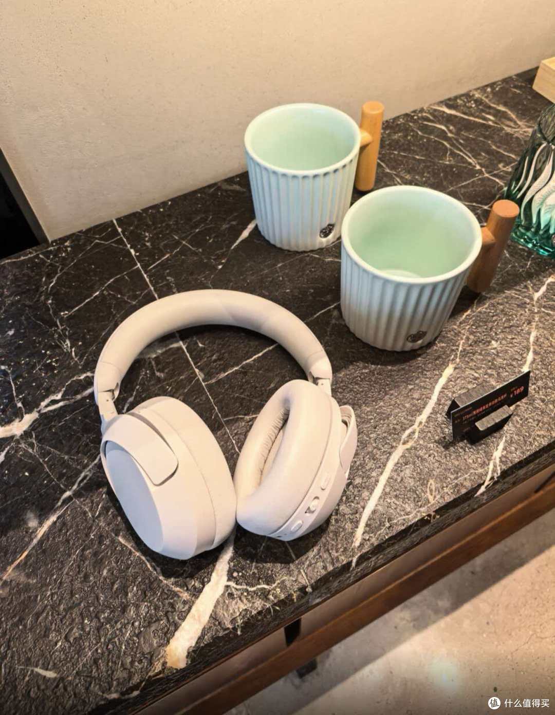 飞利浦H6000耳机外观细节展示