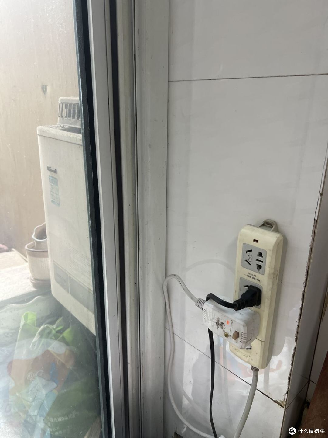 拔插头省电?这4类家电拔了反而更贵,我之前全拔错了