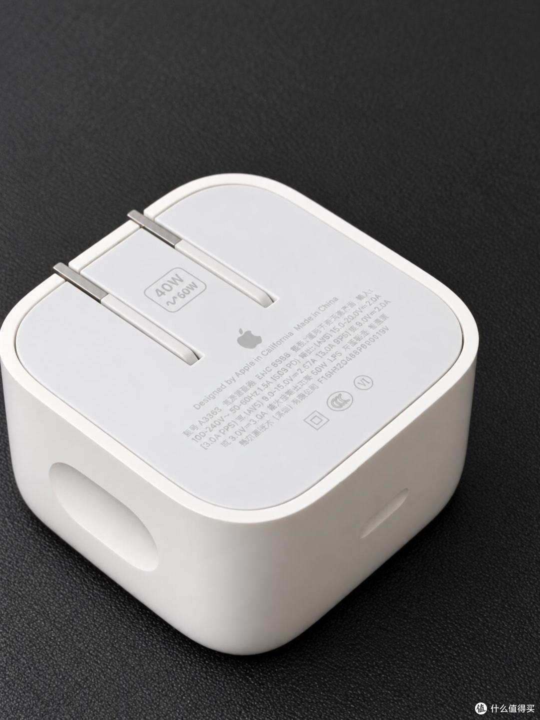 【评论有奖】60W 不重要,关键是 AVS!带 AVS 才能低温快充,聊聊 iPhone18 Pro 要不要买 329 元原装头,评论赢奖金