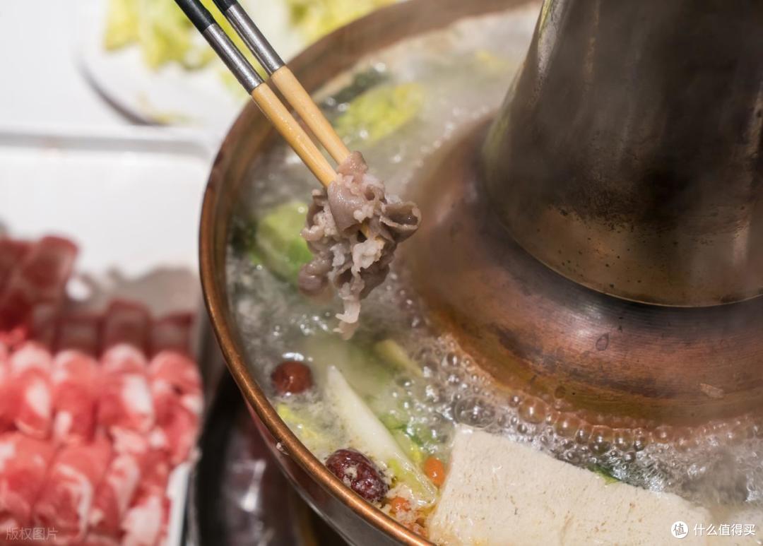 清水锅底配鲜切肉，聊聊县城铜锅涮肉的真实就餐体验