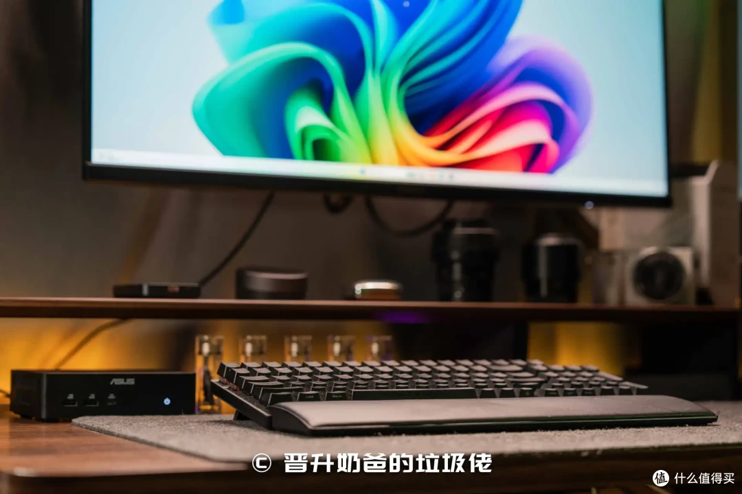 0.7升迷你电脑,核显追平3050Ti,商用值、家用劝退|NUC16 Pro