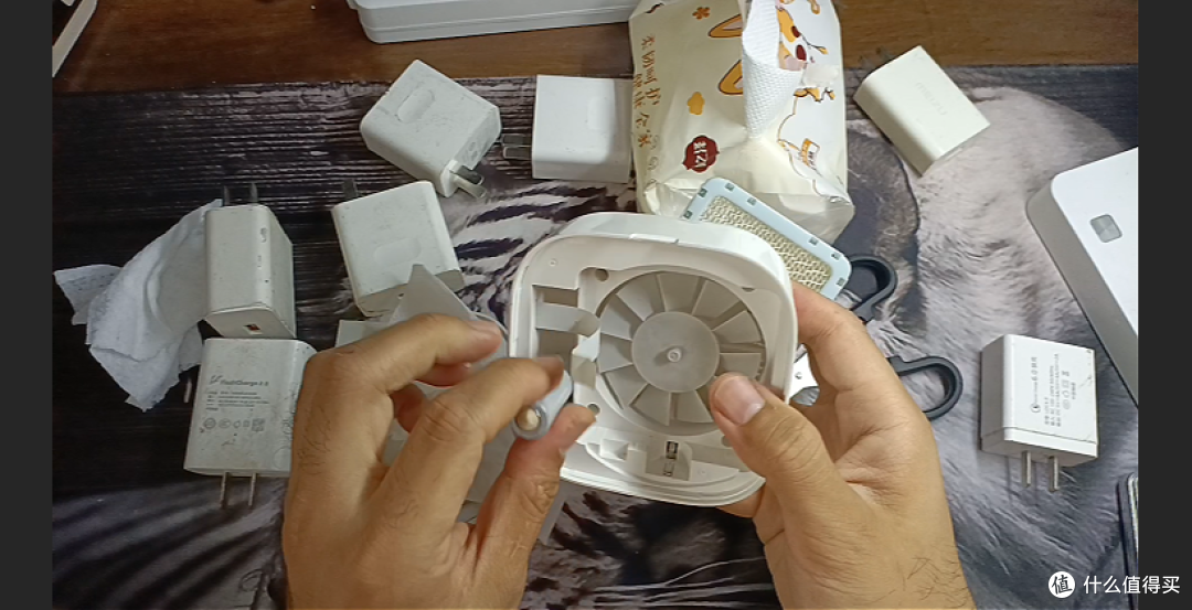 【探长捡垃圾】第一弹:几块钱淘100w充电头+米家驱蚊器开箱清洁