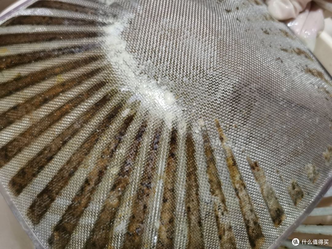 免费上门洗油烟机,他赚的不是干净是外快