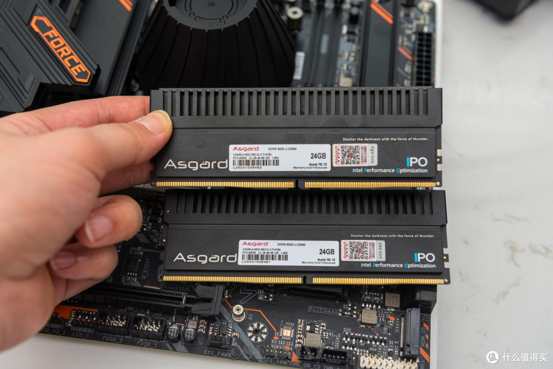 内存24G单条够用吗?技嘉Z890M战鹰DUO X一键单条加速深度实测