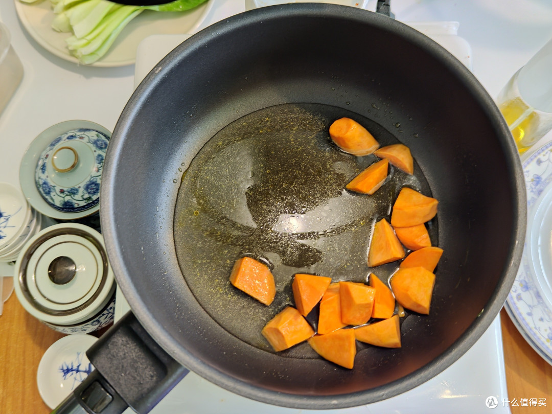 终究有可能失传的菜: 青菜烧红薯,先炒红薯还是青菜?
