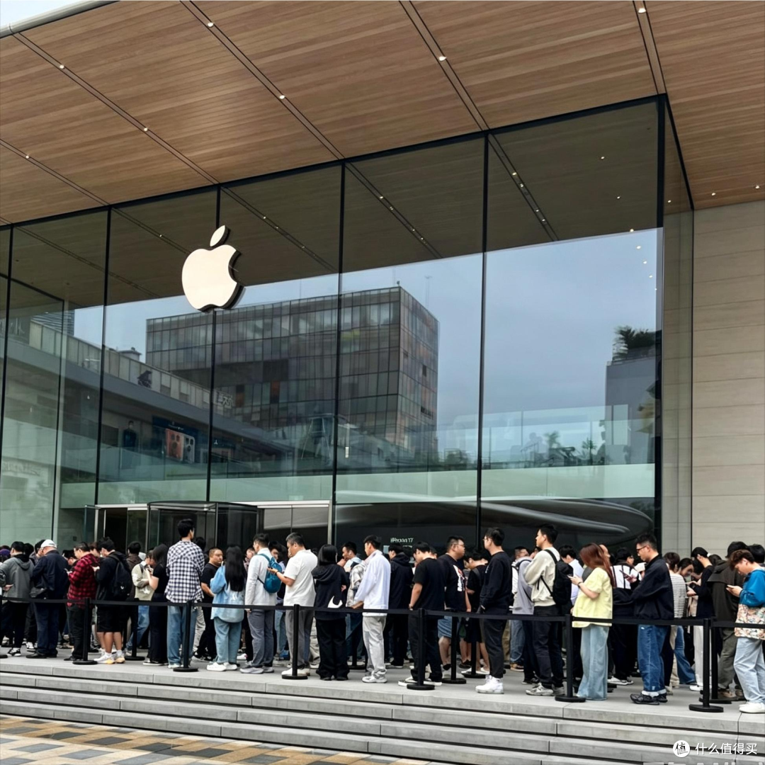 iPhone 17官网涨800,线下却5499,苹果在打什么算盘?