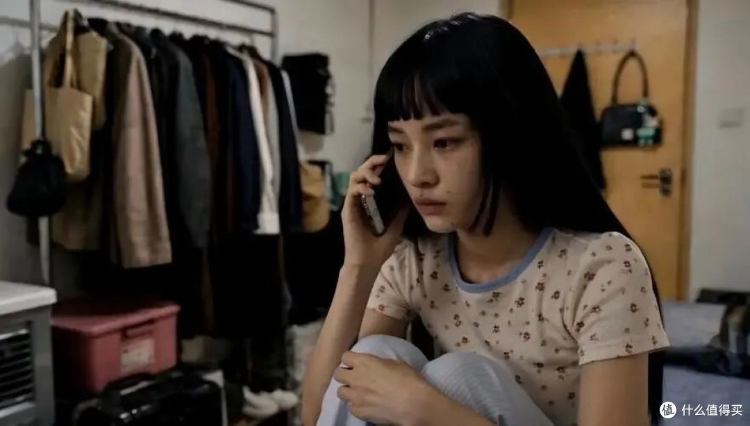 《被裁掉的女孩》登时尚杂志封面:方桃子火了,50万真人还在水里