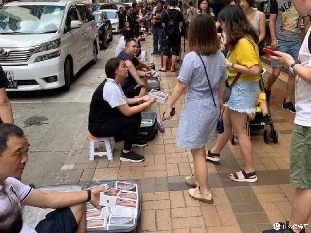 iPhone 18 Pro热搜凉了,销量却涨三成,到底谁在买?
