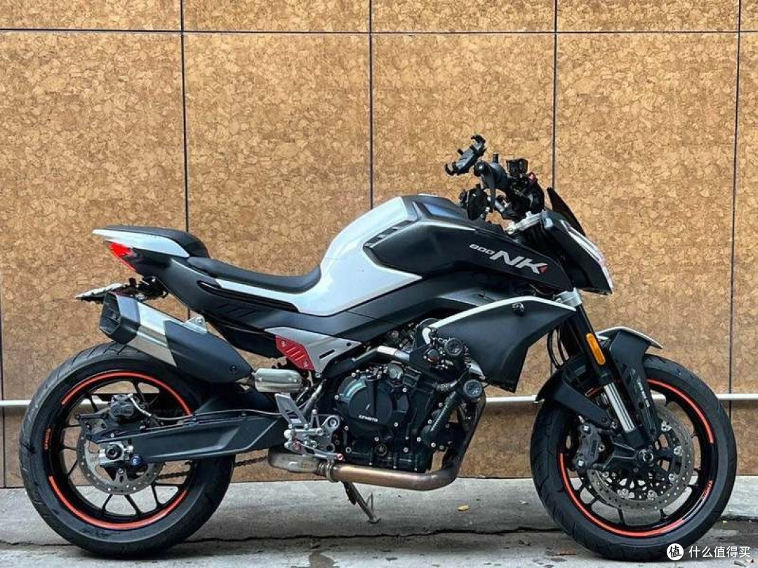 春风800NK性能与智能街车首选