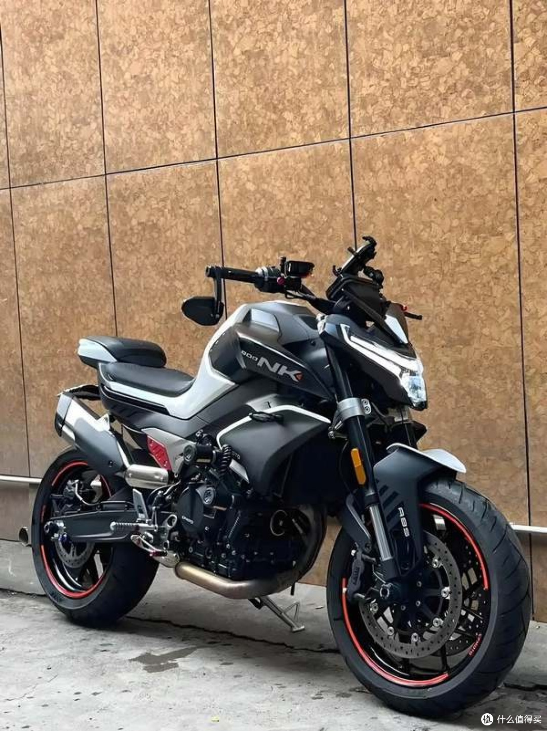 春风800NK性能与智能街车首选
