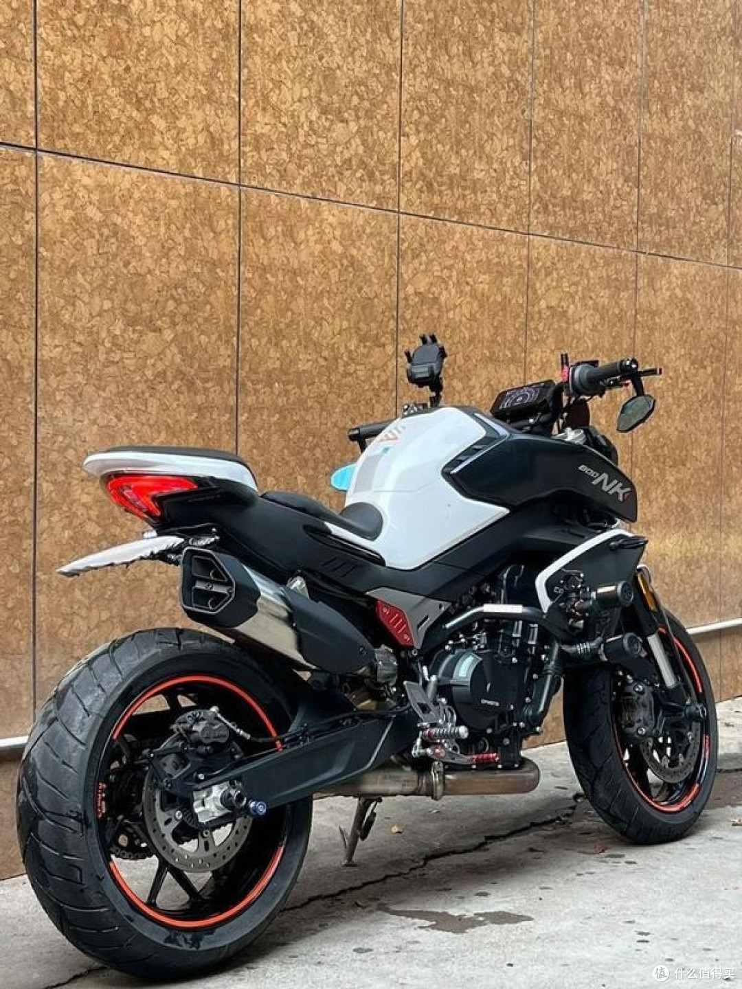 春风800NK性能与智能街车首选