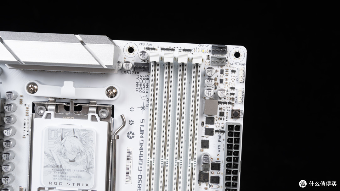 银昕FLP03复古壳装机：9850X3D+华硕ROG B850小吹雪+影驰RTX 5080
