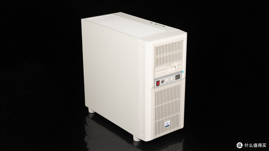 银昕FLP03复古壳装机：9850X3D+华硕ROG B850小吹雪+影驰RTX 5080