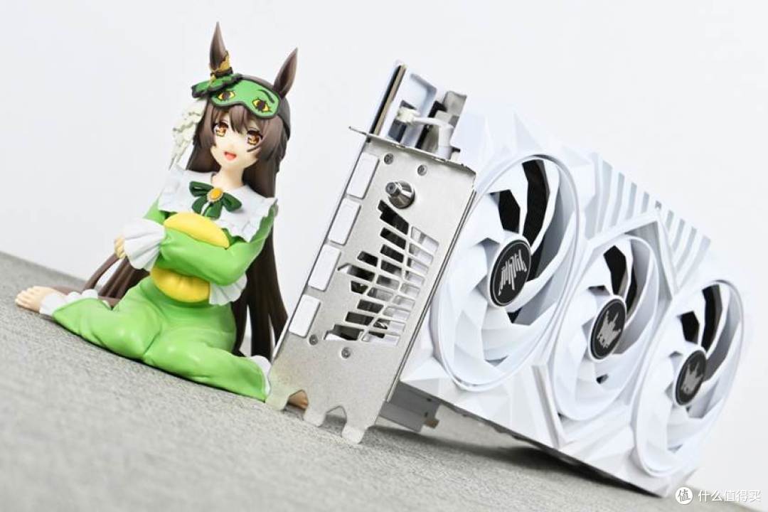 输出接口及Hyper boost一键风扇加速开关
