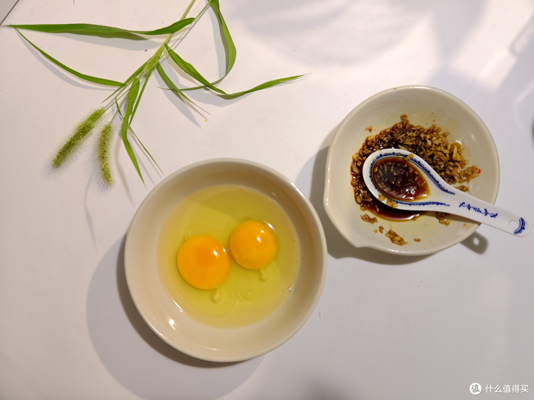 两个鸡蛋真的能赛螃蟹? 那岂不是全国人民都吃得起?