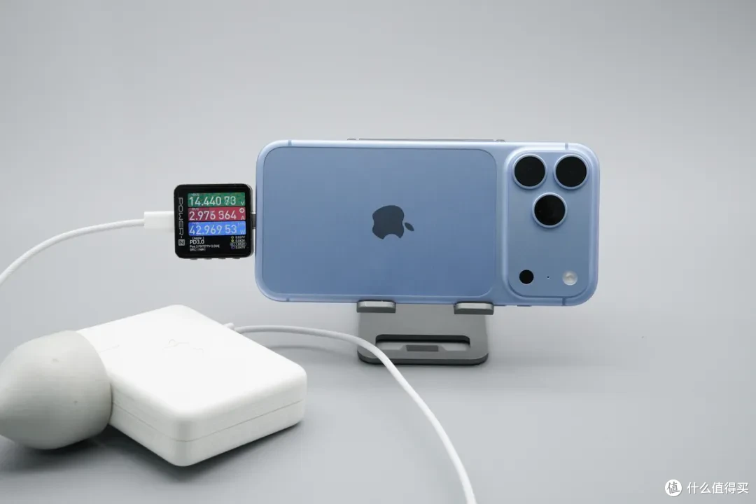 iPhone 18 Pro Max 充电评测：首发 SPR AVS 快充，52W 峰值实测