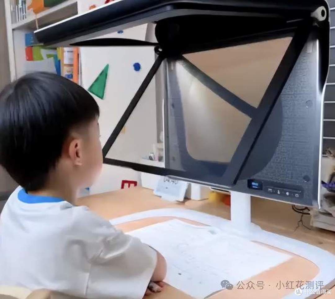 网红读写台能防近视?到底值不值得买?看完再决定