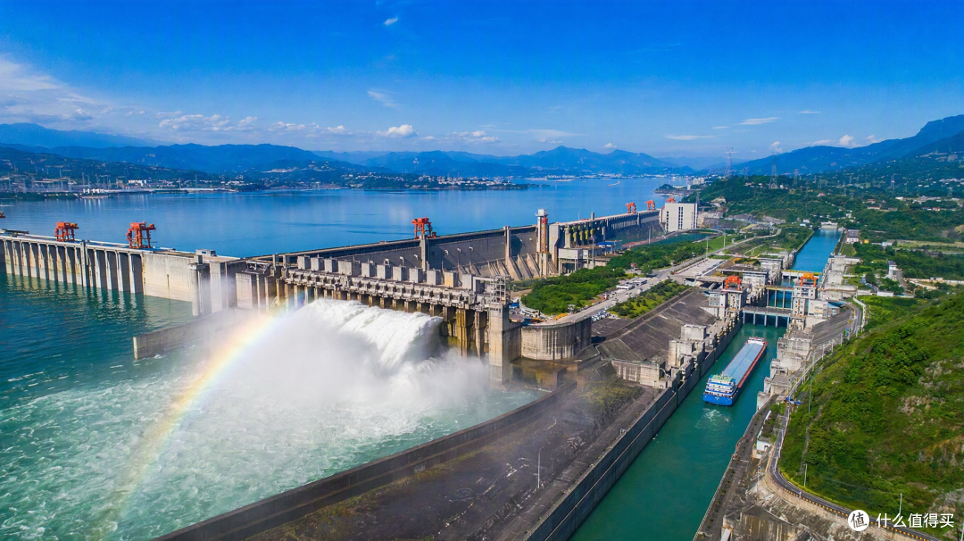 国庆湖北:三峡大坝挤到限流,恩施却空无一人