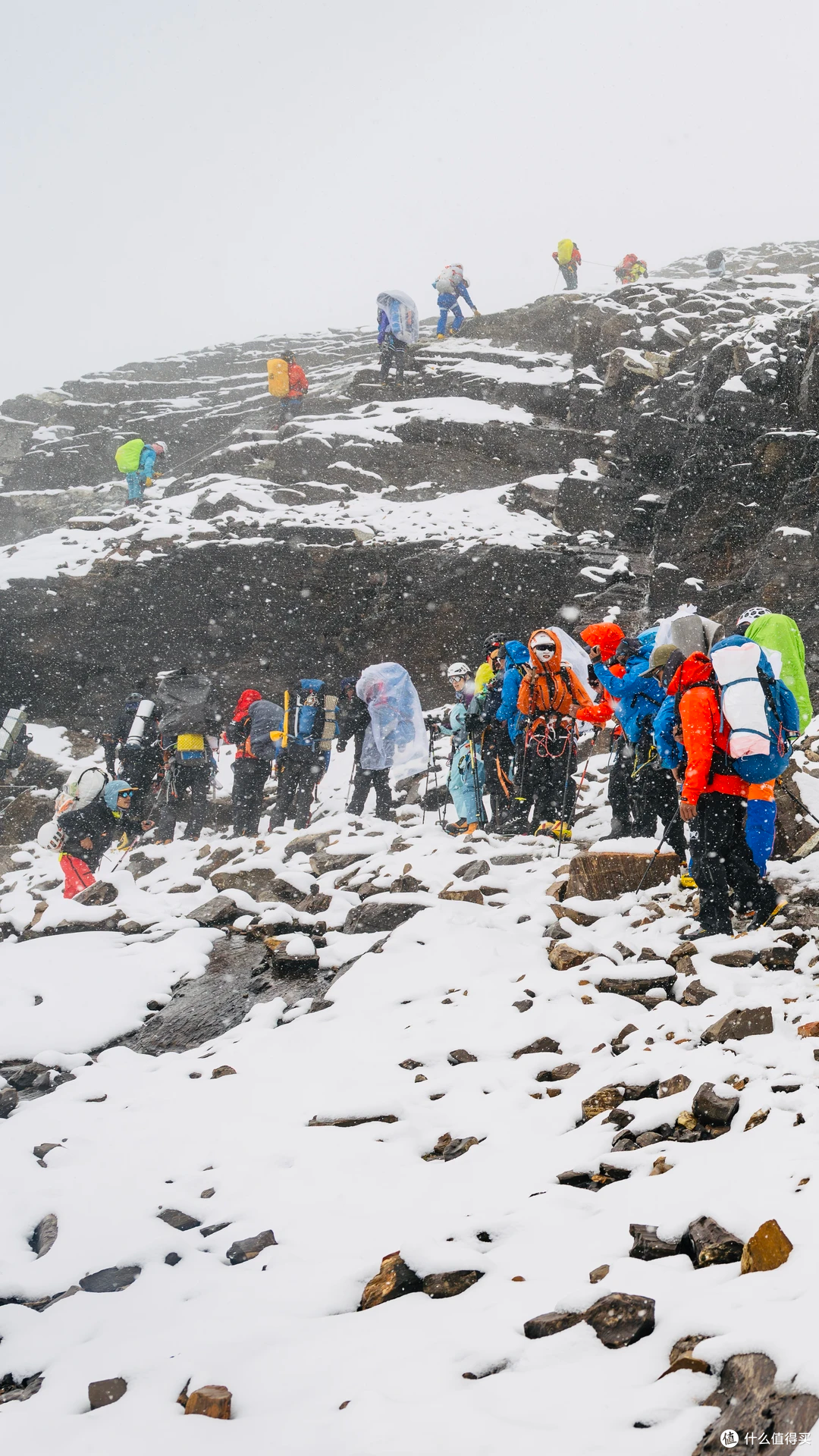 山野备忘录|近千人挤上马纳斯鲁,已有4人遇难